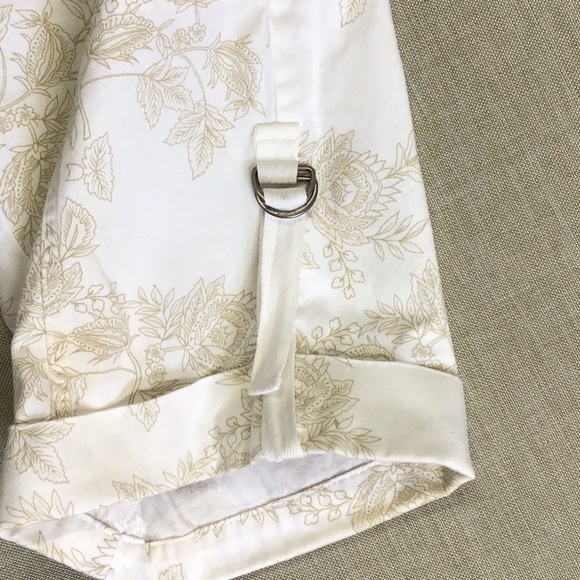 Cherokee longer shorts white w/ brown flowers - Picture 7 of 13